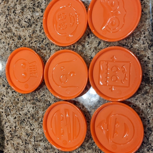 Pampered chef Halloween cookie cutters kids discontinued set of 7 - Picture 2 of 3